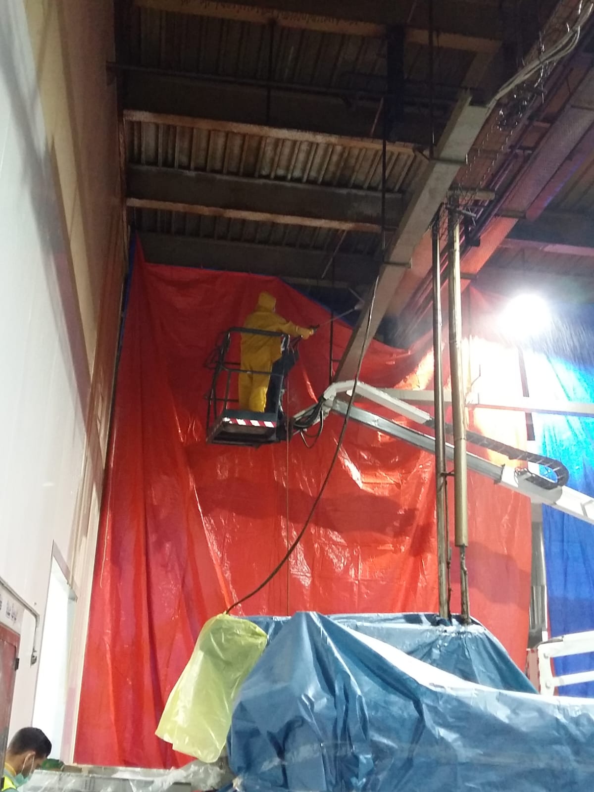 Industrial cleaning for factories