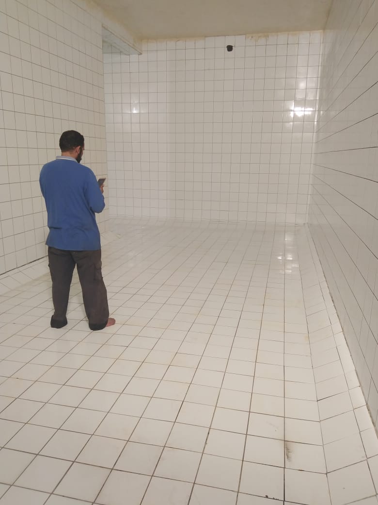 Water tank cleaning